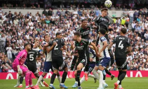 Neville: 'Arsenal đá như một nhà vô địch Ngoại hạng Anh'